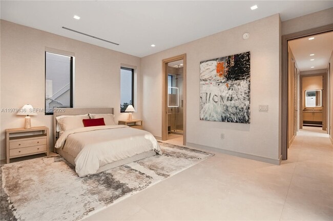 Building Photo - 723 NE 77th St