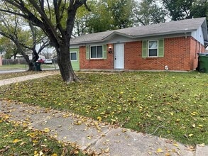 Building Photo - 501 Rosewood Hills Dr