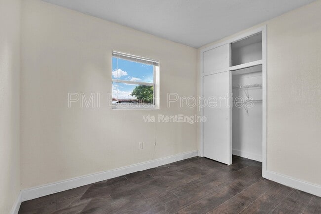 Building Photo - 1821 Montague St