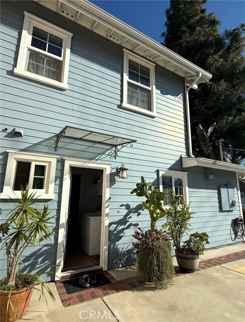 Building Photo - 2367 Elden Ave