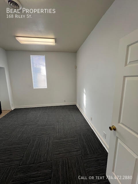 Building Photo - 168 Riley St
