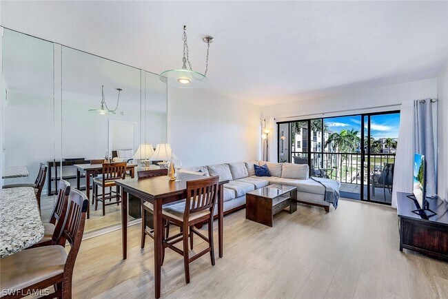 Building Photo - 803 River Point Dr