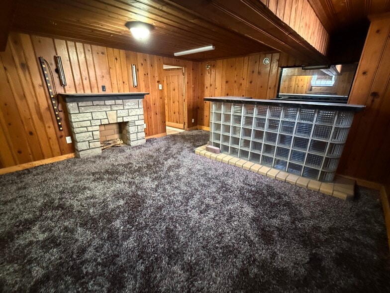 Step back in time in your own secret bar room - 3068 Bellerive Dr