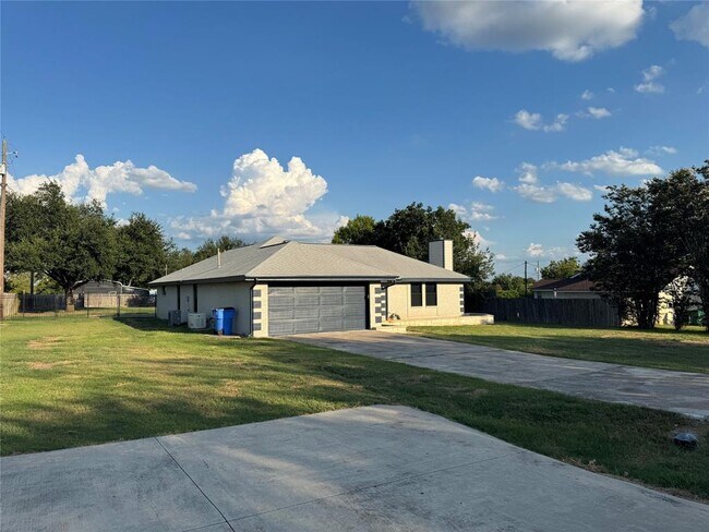 Building Photo - 14413 Celestial Ln