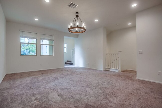 Building Photo - Beautiful 4 Bedroom Townhome! Built in 202...