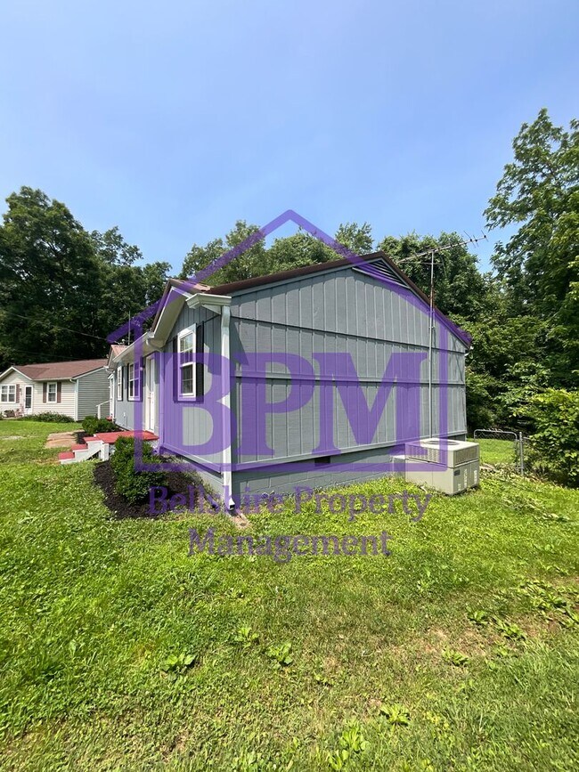 Building Photo - Freshly Updated 3 Bed, 1.5 Bath Home in Cl...