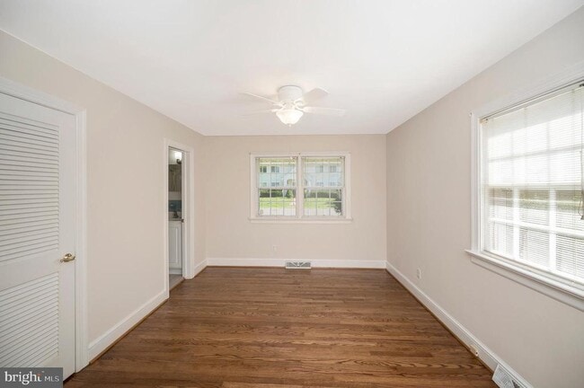 Building Photo - 1732 Beverly Dr