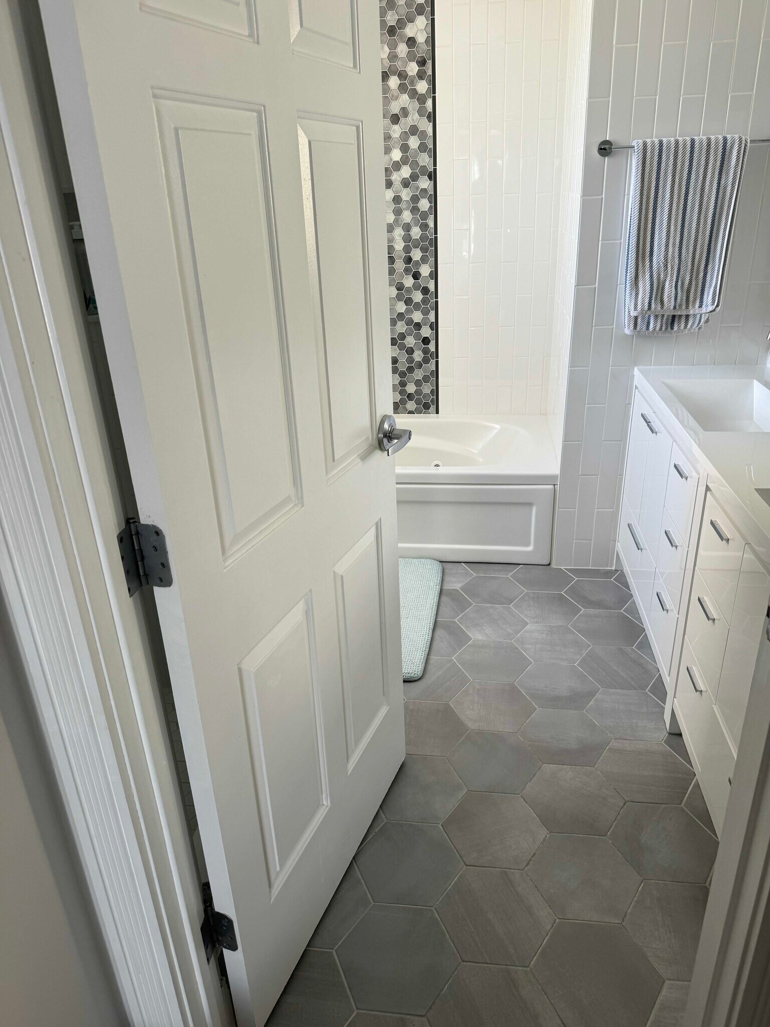 Mather bathroom with heated floor - 2042 N Clark St