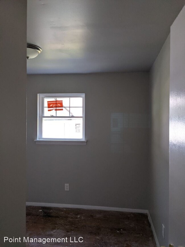 Building Photo - 3 br, 1 bath House - 4329 Moomaw Ave NW
