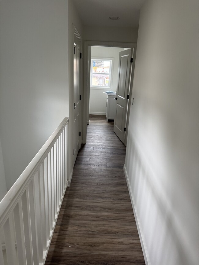 Building Photo - 14 Evans St