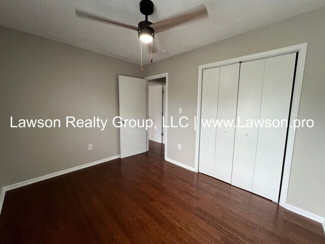 Building Photo - Five Bedroom, Updated Split Level in South...