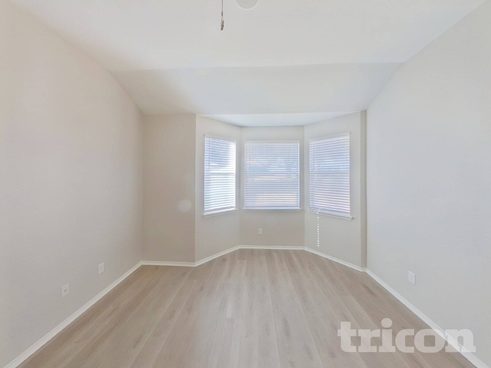 Building Photo - 14121 S Pass Rd