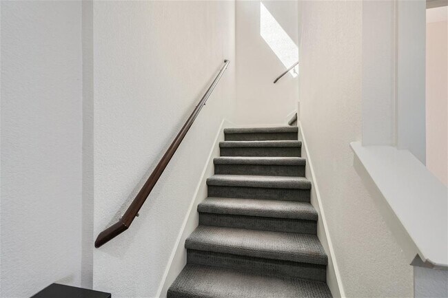 Building Photo - 2917 Stock Dr