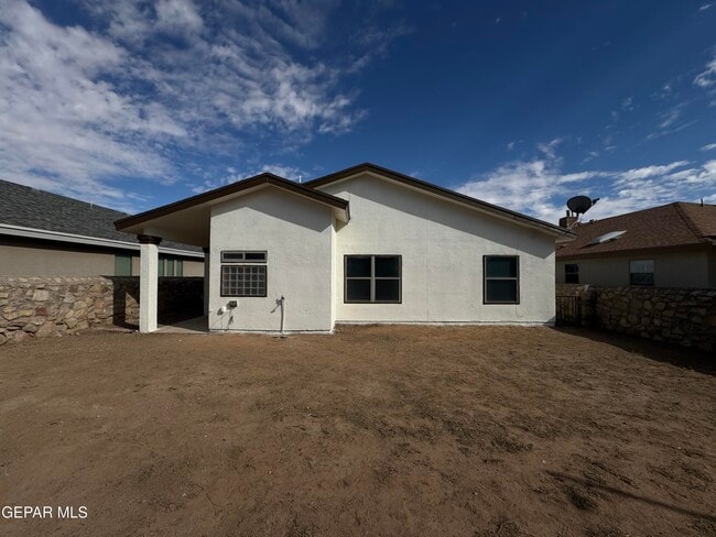 Building Photo - 11353 Bullseye St