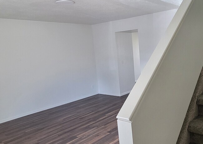 Building Photo - 545 W 600 N