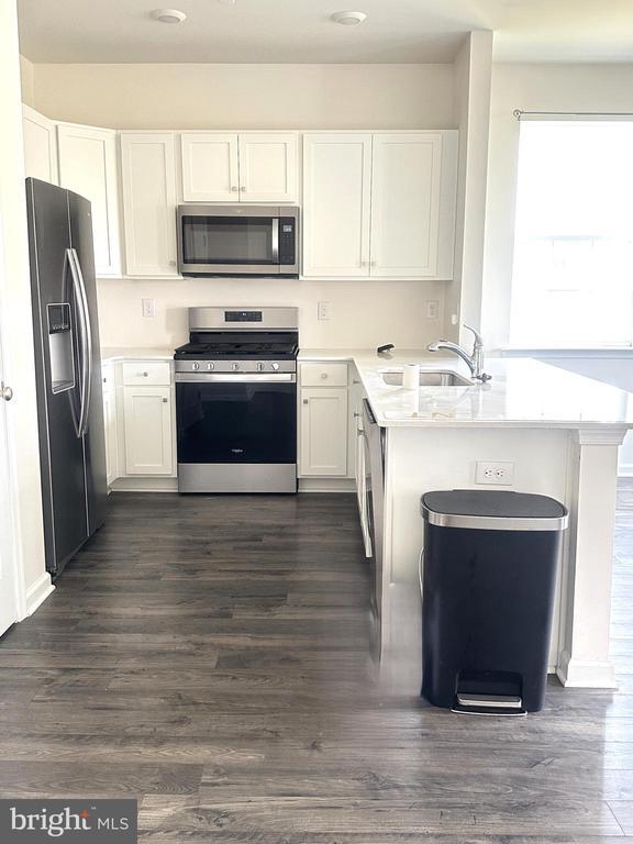 Building Photo - 121 Mazzeo Dr