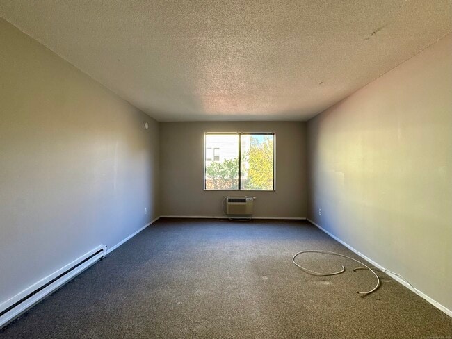 Building Photo - 289 Main Ave