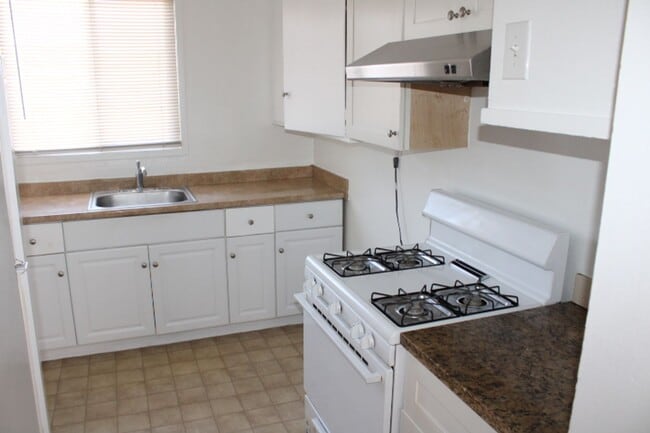 Building Photo - 2745 Rollingwood Dr
