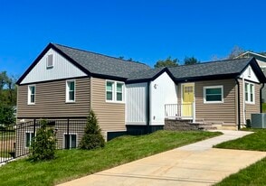 Building Photo - 2304 Belle Ave NE