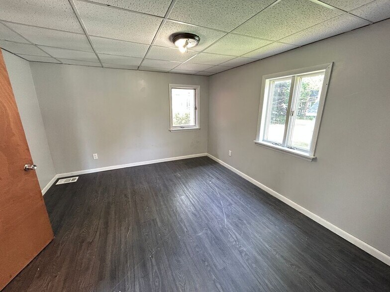 Building Photo - 1029 Gill St