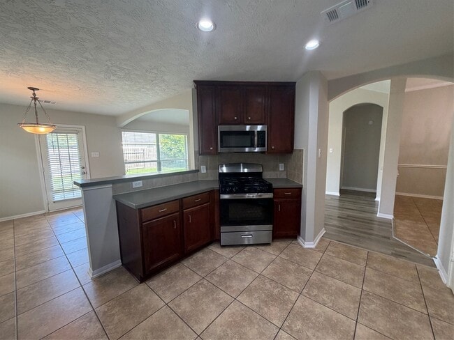 Building Photo - 3715 Humble Dr