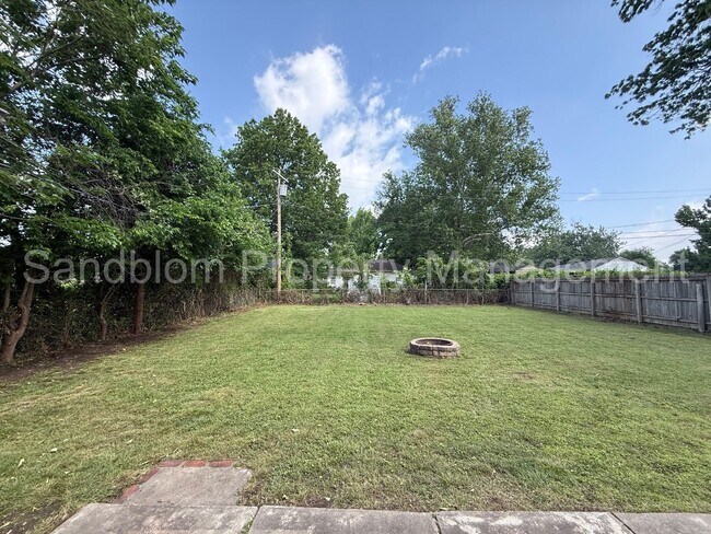 Building Photo - For Lease | Midtown Tulsa | Available Now!