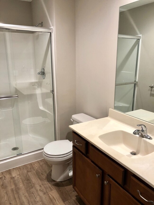 Building Photo - Newer 2 Bed 2 Car Attached Villa in Blue S...