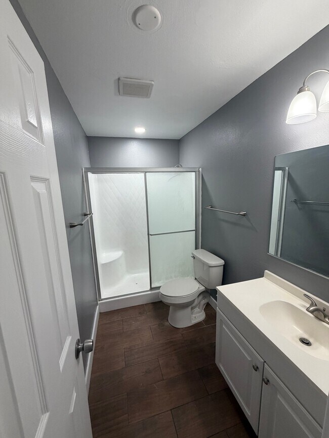 Building Photo - 2580 Hayes Dr