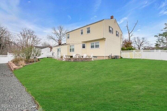 Building Photo - 19 Fieldstone Ln