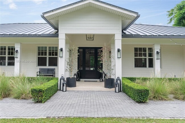 Building Photo - 9301 SW 93rd Ave