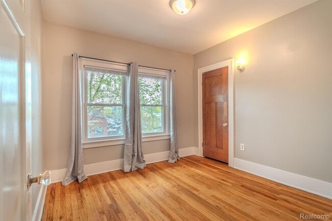 Building Photo - 187 Vester Ave