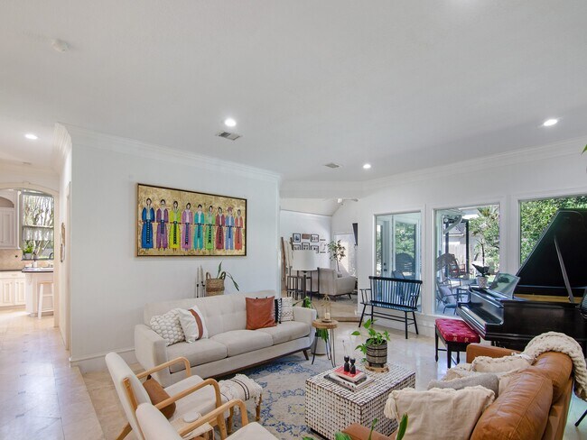 Building Photo - 25 Cokeberry St