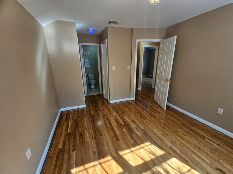 Main Bedroom - 2207 Delanoy Ave