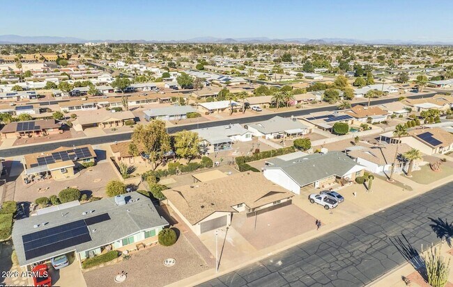 Building Photo - 10602 W Cumberland Dr