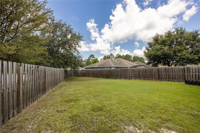 Building Photo - 1608 NE 45th Pl