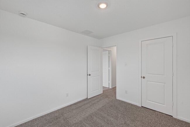 Building Photo - 40818 Hawthorne Glades St