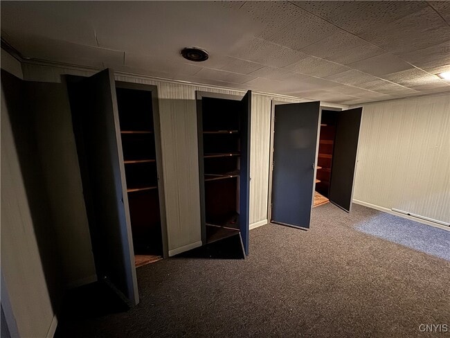 Building Photo - 900 Drexler St