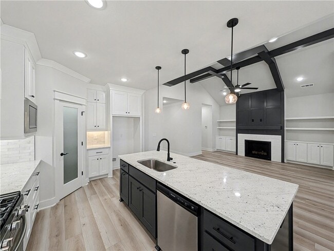 Building Photo - 7842 Scenic Vly Ave