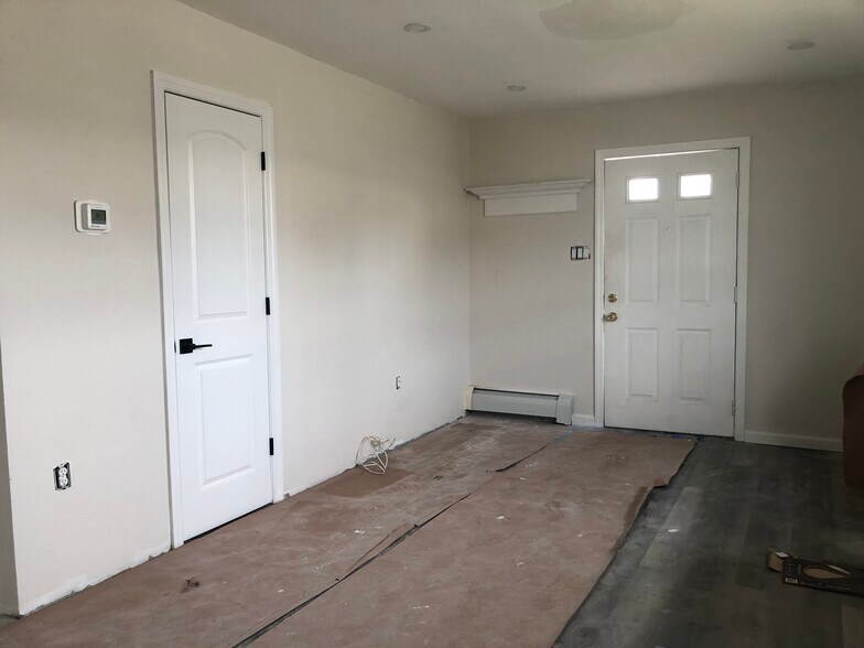 Gray New Floors - 38 Williamson St