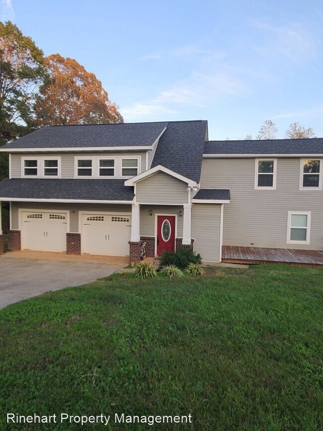 Primary Photo - 3 br, 1.5 bath House - 14143 Highway 55 West