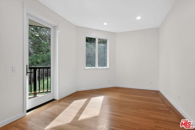 Building Photo - 502 Chapman Dr