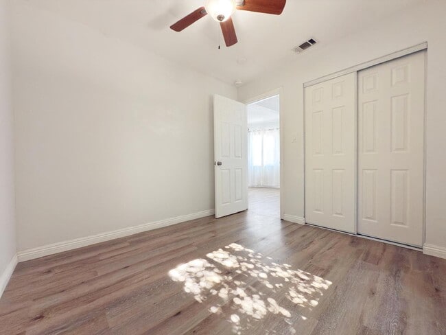 Building Photo - Atwater Village Bungalow Unit #1