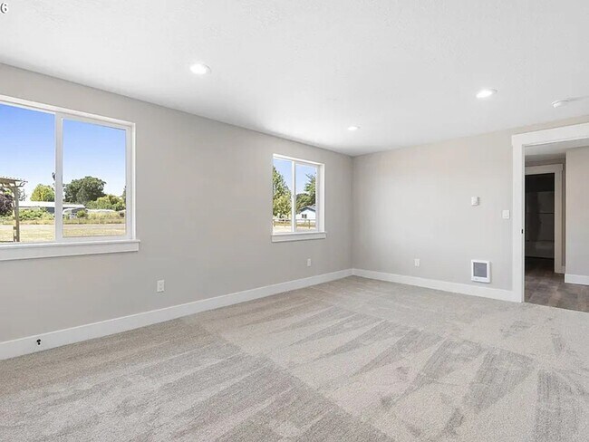 Building Photo - 9015 Community Club Rd