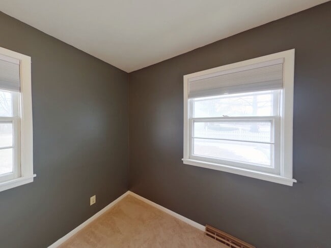 Building Photo - 7761 Killarney Ct