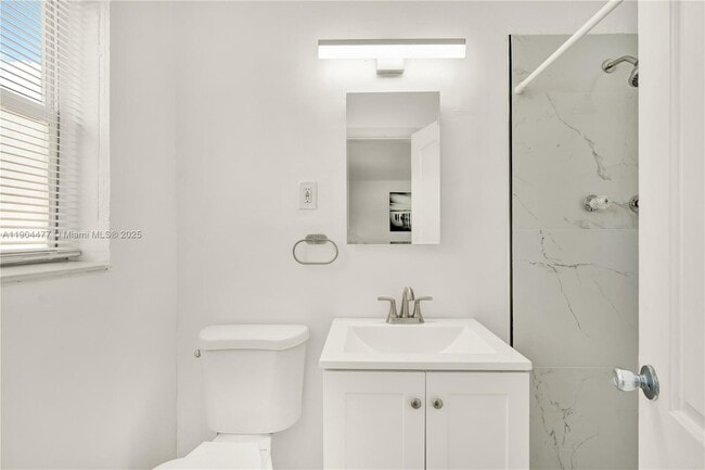 Building Photo - 1236 NE 109th St