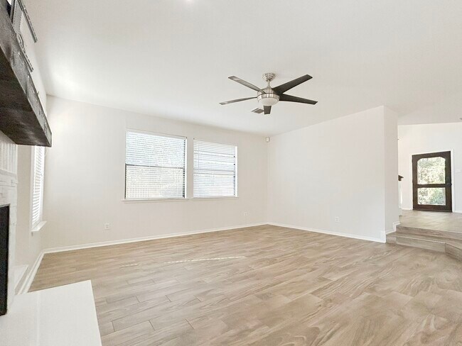 Building Photo - 3 N Mossrock Rd