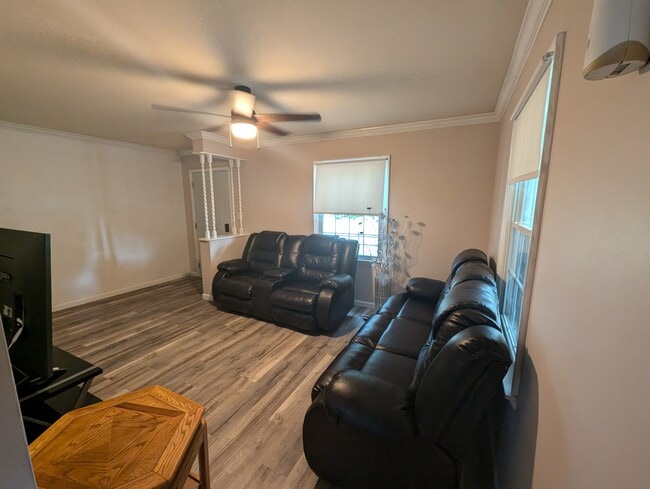 Building Photo - Rutland Ave