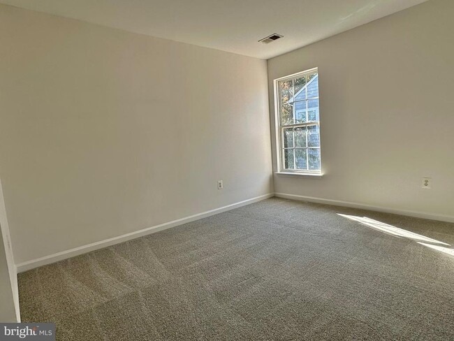 Building Photo - 1300 Walker Dr