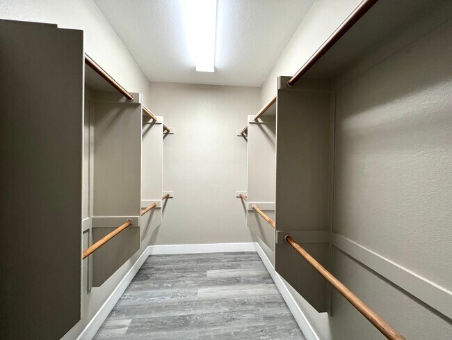 Building Photo - 12037 Contorno Vista Ct