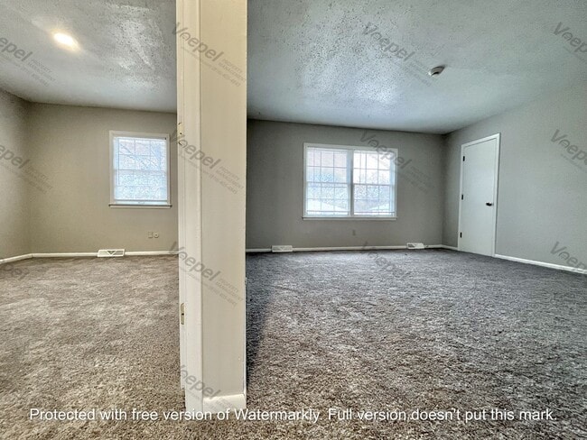 Building Photo - 7211-7211 Montana Ave